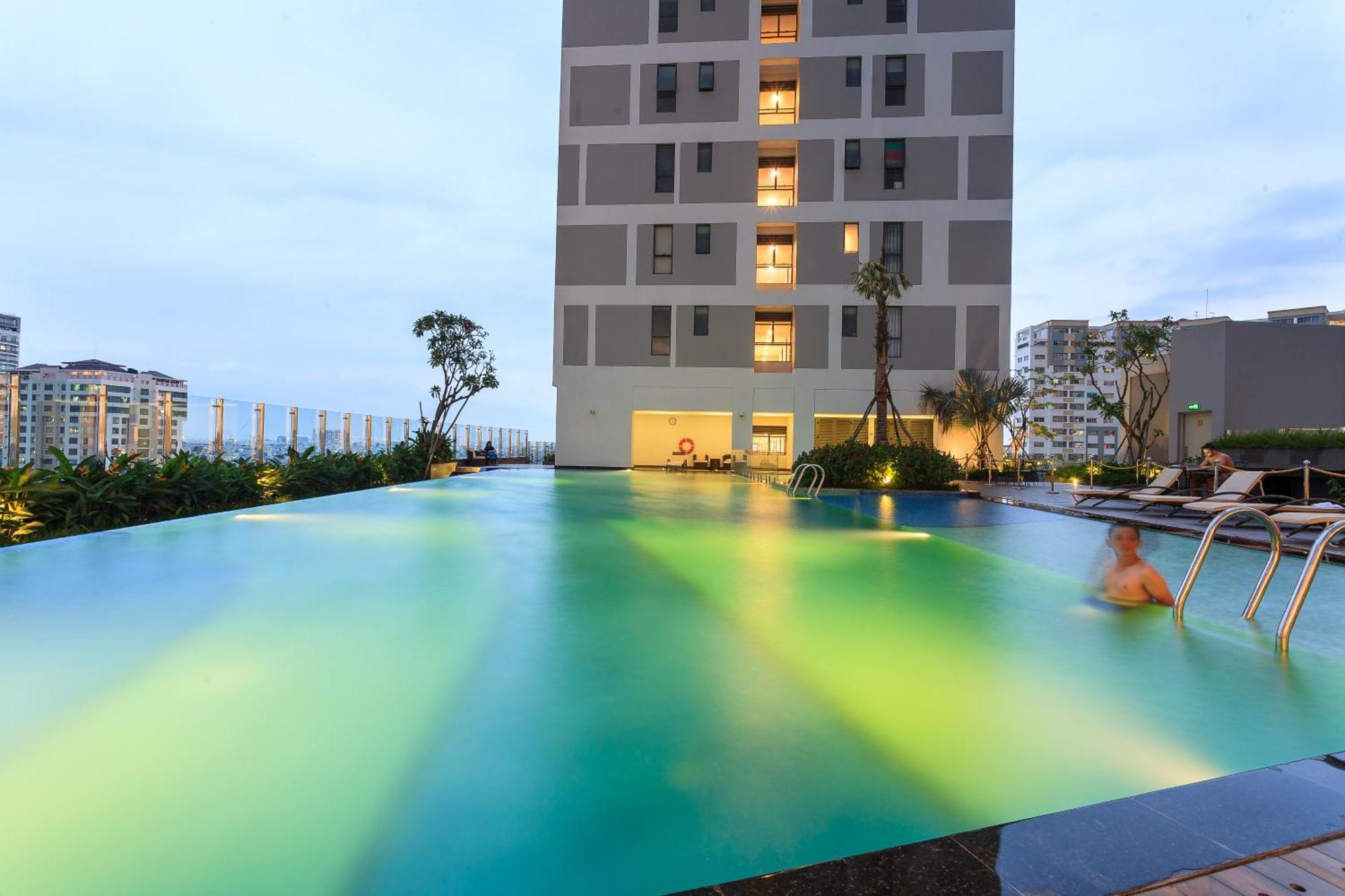 Rem Rivergate Garden Pool Signature - Free 4G Sim For 3 Nights Booking Ho Či Minovo Město Exteriér fotografie