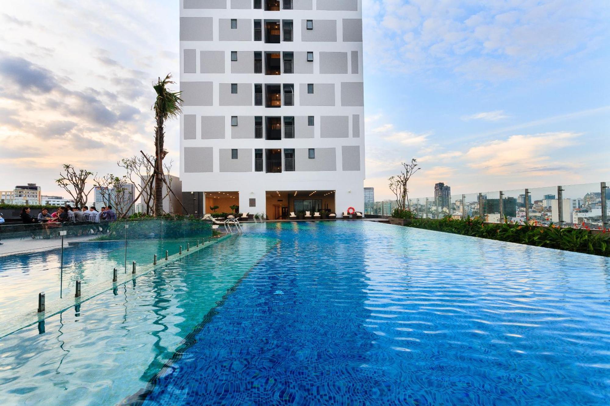 Rem Rivergate Garden Pool Signature - Free 4G Sim For 3 Nights Booking Ho Či Minovo Město Exteriér fotografie